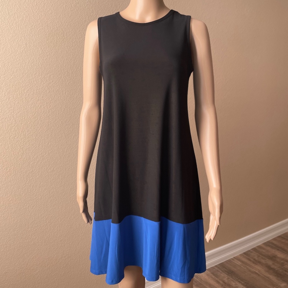 Tiana B. Color-block Sleeveless Swing Dress. Size Small.